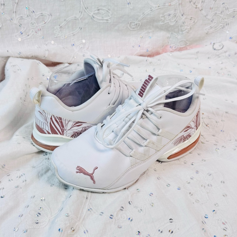 Puma Women’s Riaze Prowl Sneakers – White / Rose Gold Palm – Size 7